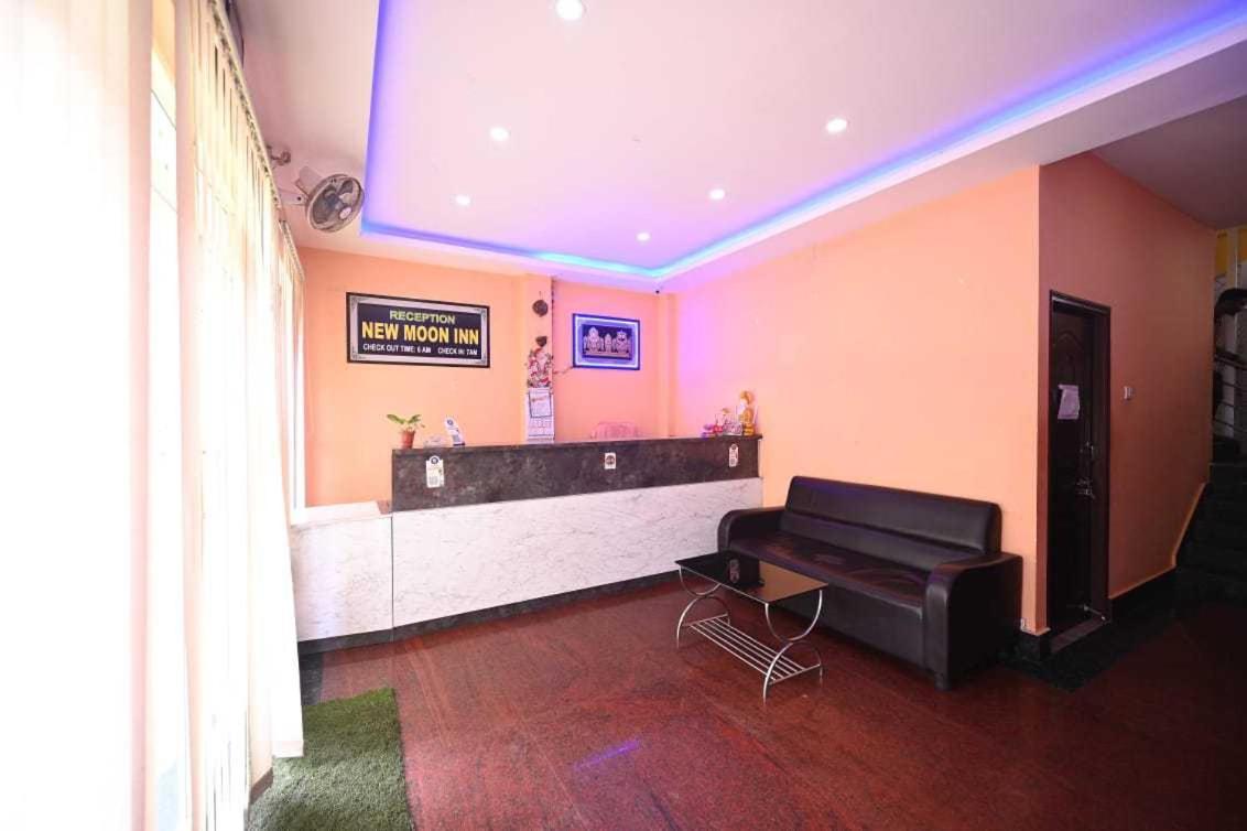 Oyo Flagship Hotel New Moon Inn Puri Exterior photo